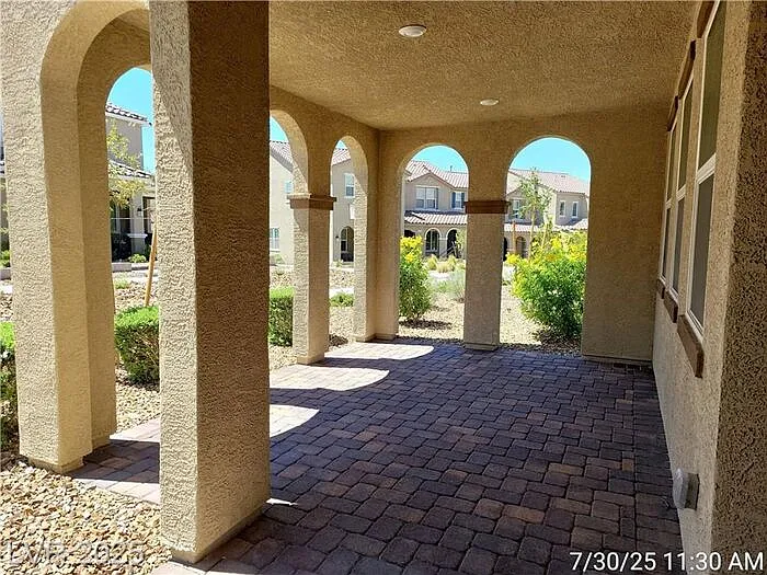 3 bed, 2.5 bath, 1920 sqft, $2,250 — Photo 4