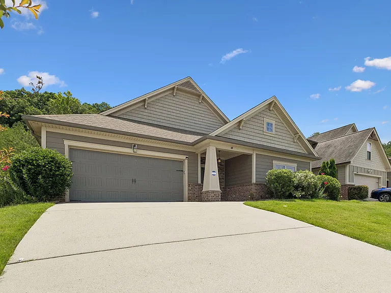 5425 Bungalow Cir — Photo 3