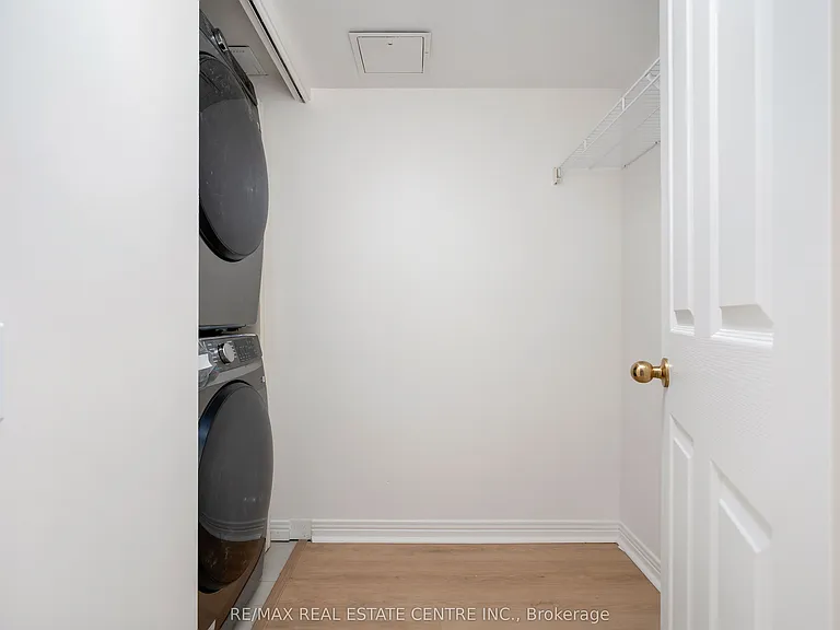 942 Yonge St #616 — Photo 27