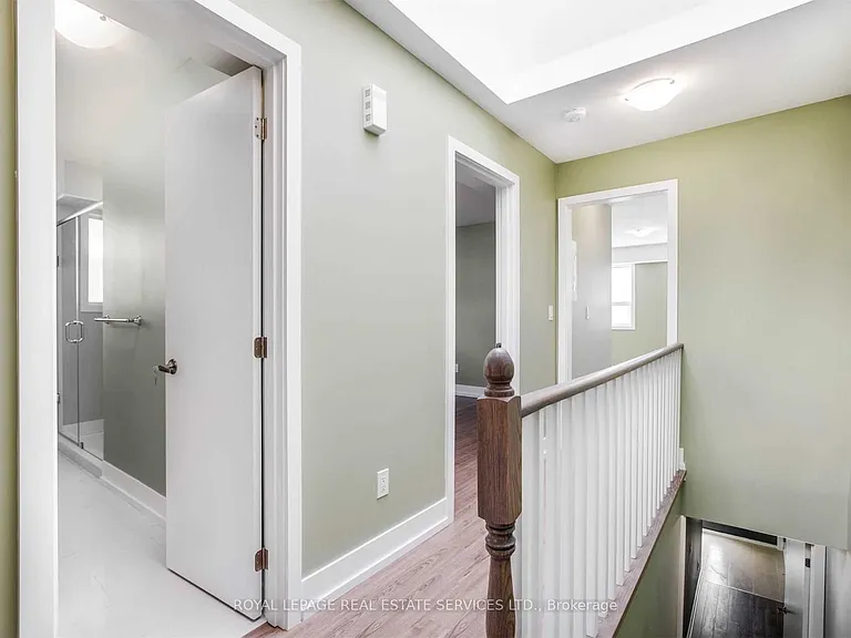 86 Givins St #UPPER — Photo 7