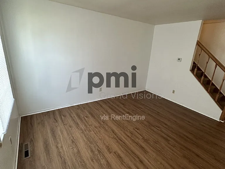 1612 University Dr — Photo 17