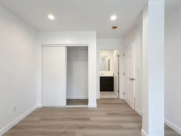 2247 Earl Ave — Photo 7