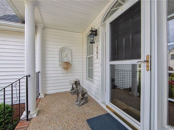 3rd image of 201 Kennon Pointe Dr