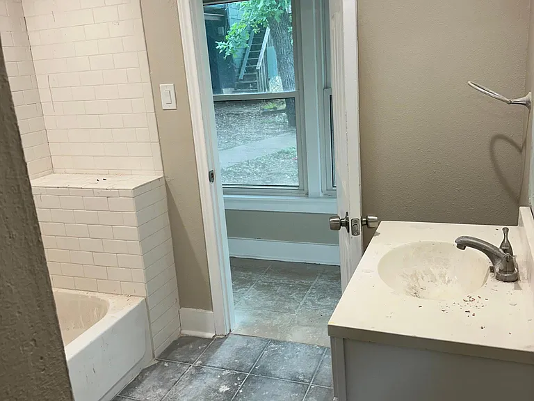 2739 Stark St — Photo 3