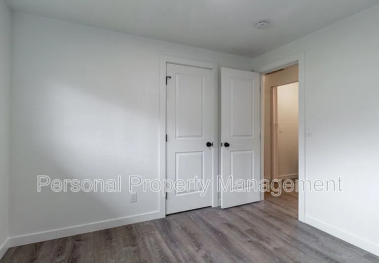 4325 E 17th St #1 — Photo 11