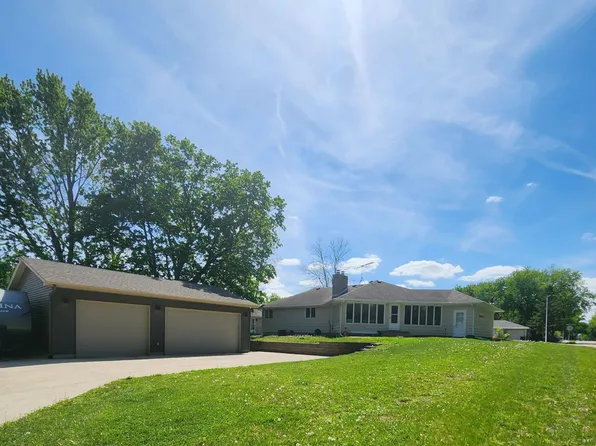 111 Sunrise Ave N, New Prague, MN 56071