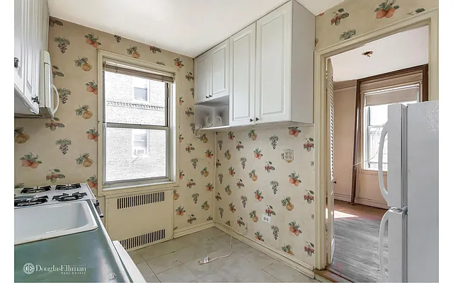 Sold by Douglas Elliman | media 35