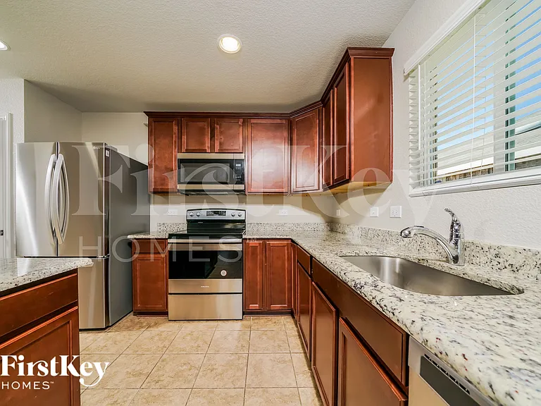 1505 Vernon Dr — Photo 7