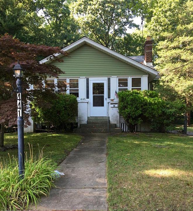 1st image of 441 Roosevelt Ave