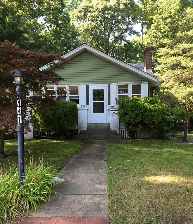 441 Roosevelt Ave photo 1