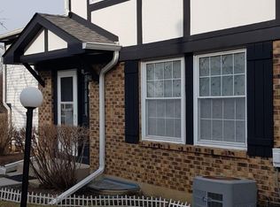 304 Westwood Ct, Vernon Hills, IL 60061