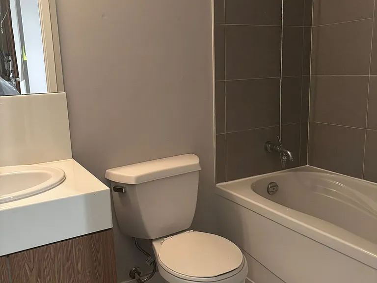 110 Charles St E #2807 — Photo 7