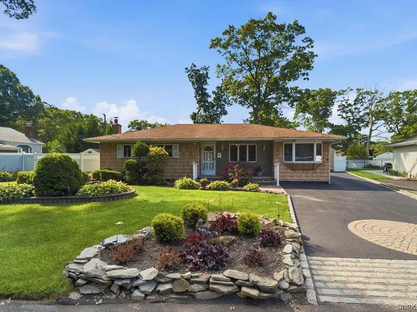 432 Wildwood Road, Ronkonkoma, NY 11779