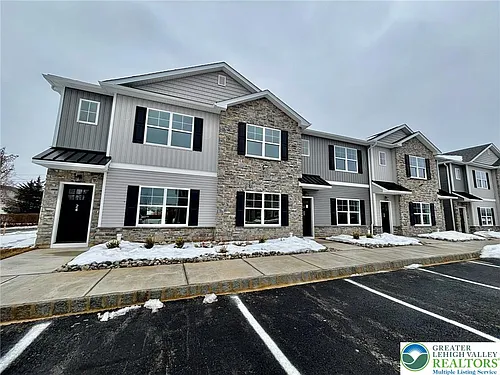 1411 Greenview Dr Photo 1