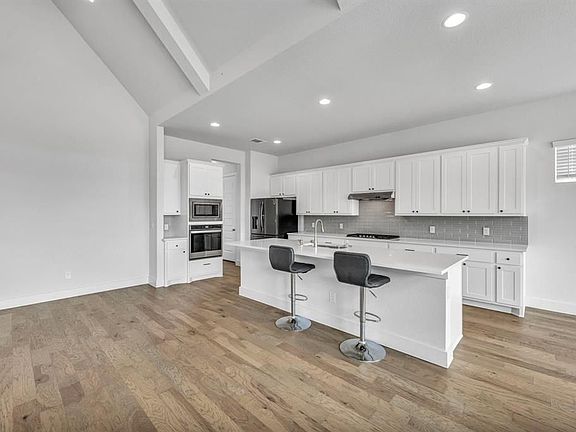 5th image of 151 Rose Heath Ln