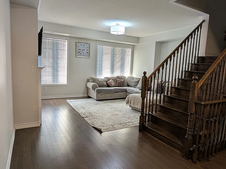 6 Westbury Way — Photo 28