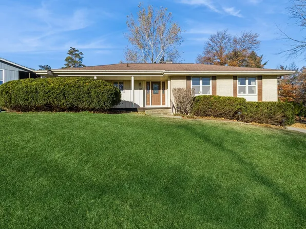 1927 Willowmere Dr, Des Moines, IA 50315