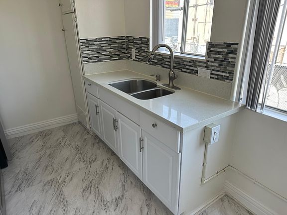 3rd image of 6123 Eleanor Ave APT 104