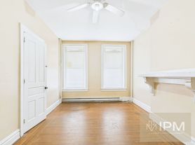 515 W King St