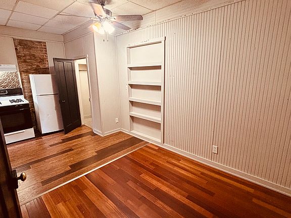 4th image of 205 E Saint Louis St APT 4