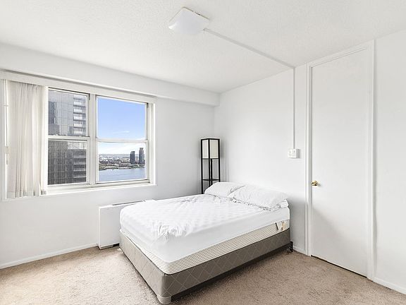 3rd image of 300 E 40th St APT 29H