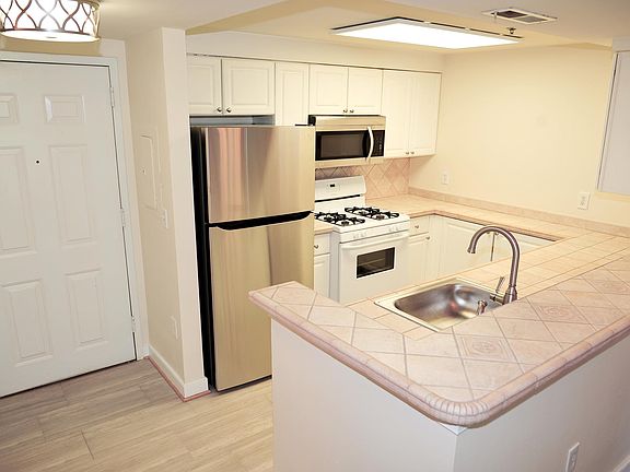 2nd image of 1045 N Utah St APT 608
