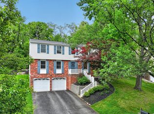 847 Macarthur Dr, Pittsburgh, PA 15228