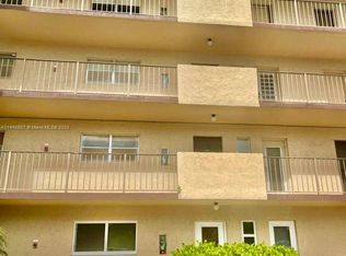 6061 N Falls Circle Dr APT 213, Tamarac, FL 33319