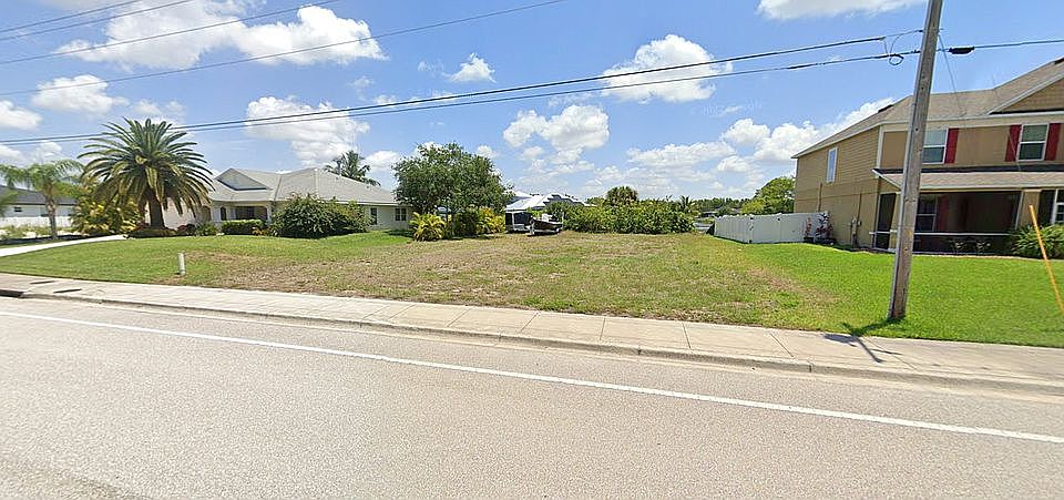 1st image of 1905 Surfside Blvd