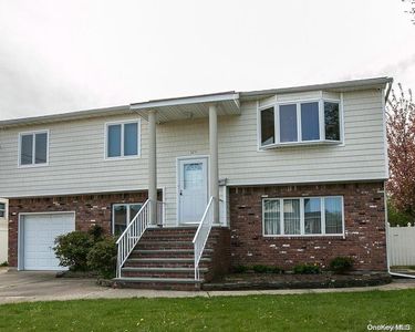 325 S 8th Street, Lindenhurst, NY, 11757