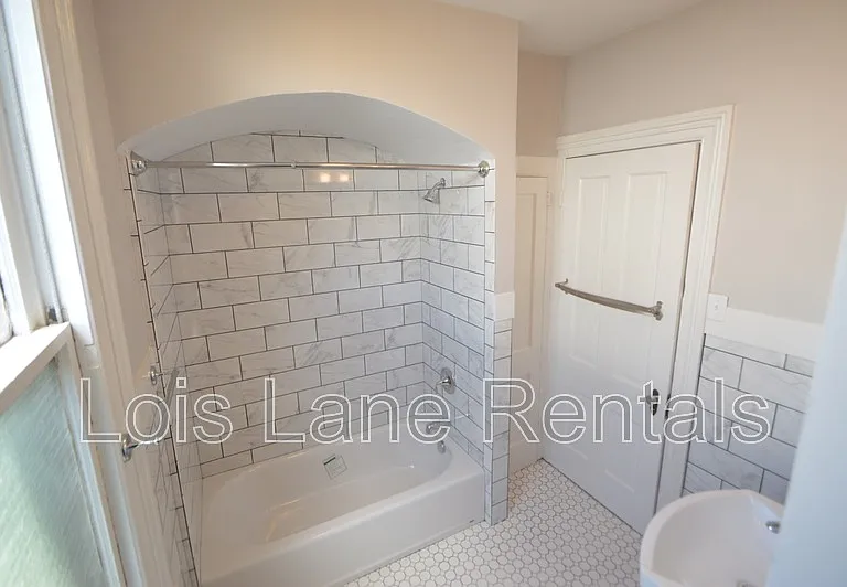 35 Montagu St #B — Photo 21