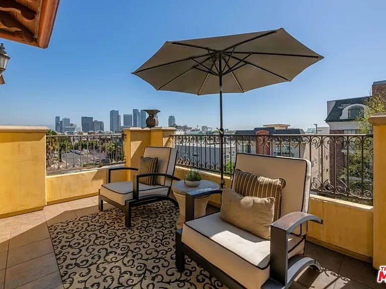 10617 Eastborne Ave #Penthouse 2 — Photo 12