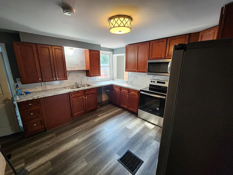 815 Avery Ave — Photo 7
