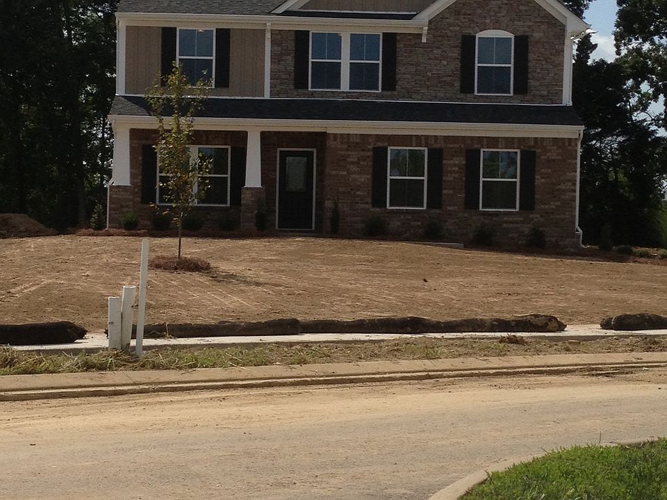 1st image of 2416 Parkwood Dr