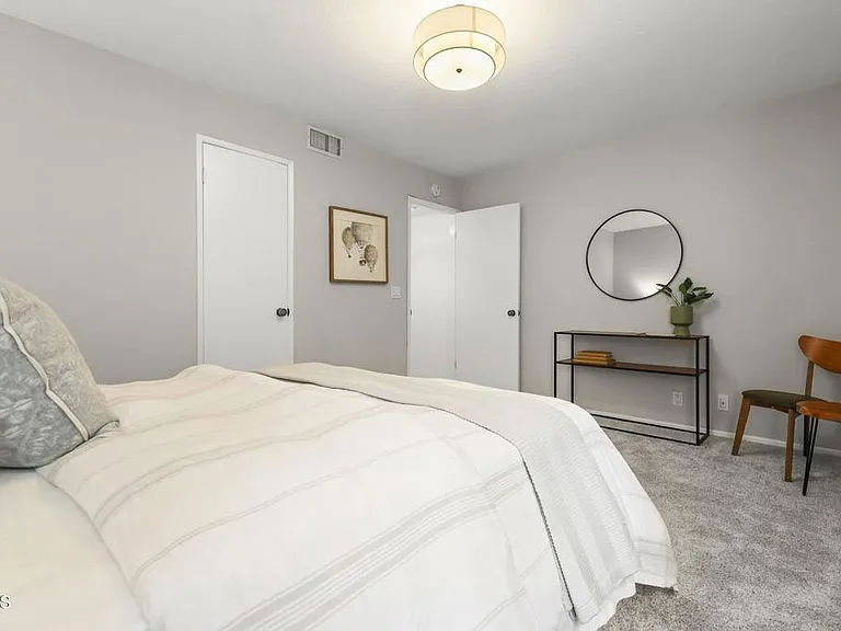 640 S Lake Ave #105 — Photo 29
