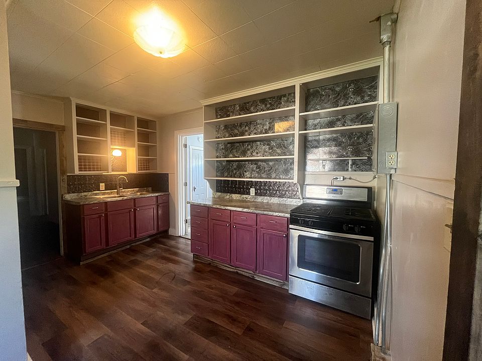 1st image of 223 N 8th St #2