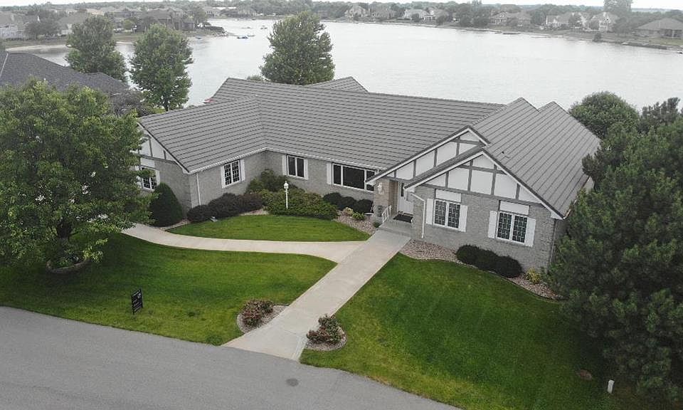 1st image of 124 Ponderosa Dr