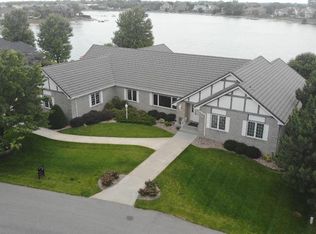 124 Ponderosa Dr, Grand Island, NE 68803