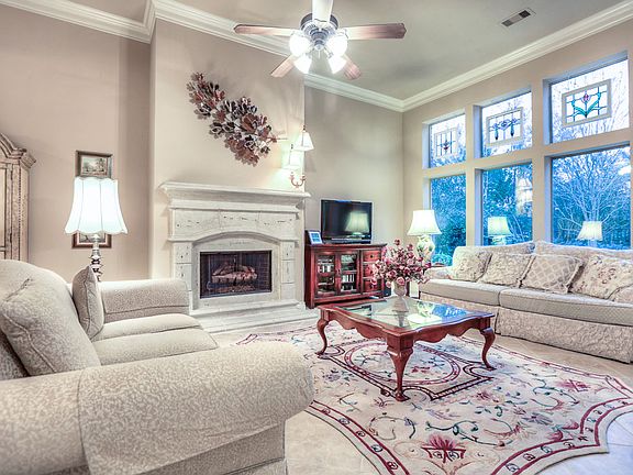 3rd image of 18815 Banyan Cove Ln