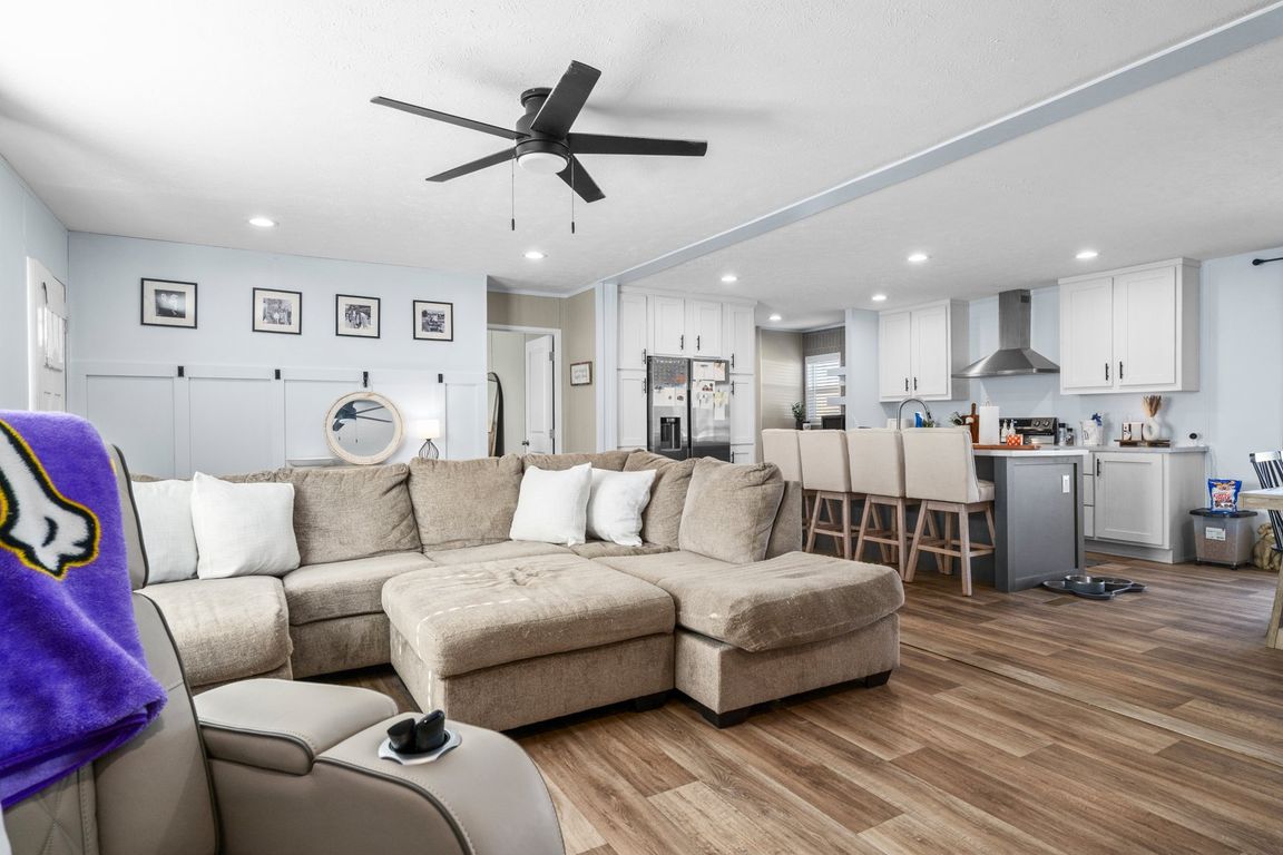 next background image