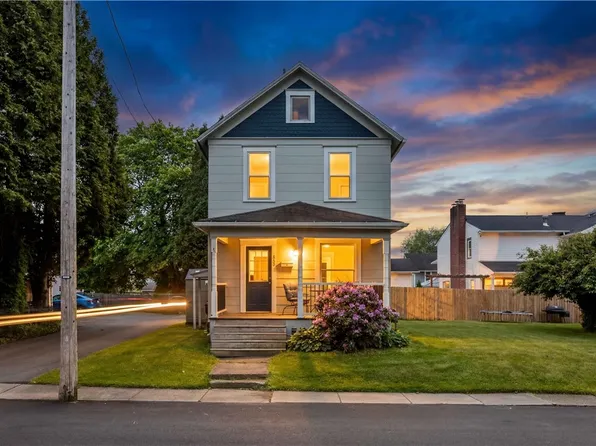308 Spruce St, Grove City, PA 16127