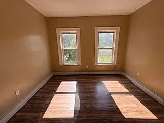 3 bed, 1.0 bath, 1048 sqft, $1,850 — Photo 1