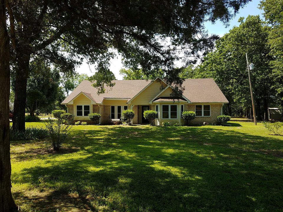 Nice shady and spacious land
