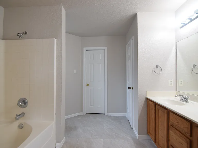 2403 Jake Dr — Photo 16