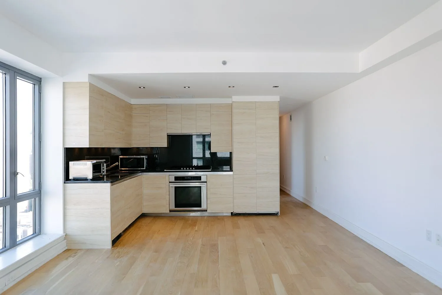 1280 5th Avenue — Photo 3