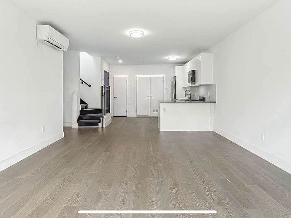 1st image of 154 Graham Ave #4F