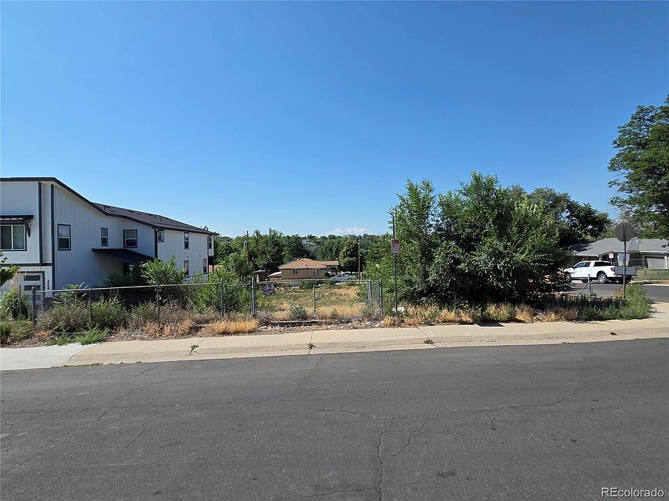 1st image of 890 Winona Court