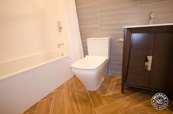 Rented by MySpaceNYC | media 4