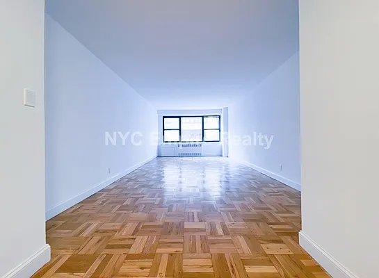 Rented by NYC Empire Realty Inc | media 2