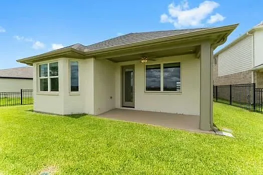 724 Lake Lacosta Dr — Photo 30